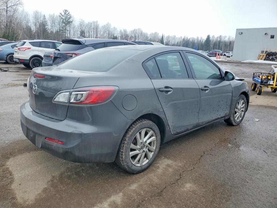 41925446 :رقم المزاد ، JM1BL1UF4D1823177 vin ، 2013 Mazda 3 مزاد بيع