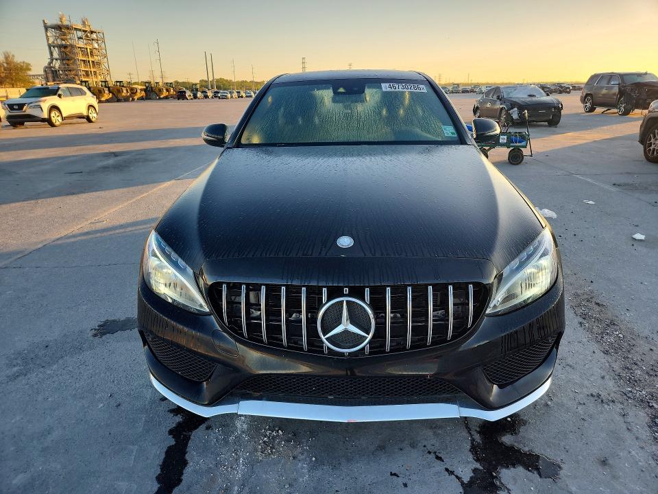 46730286 :رقم المزاد ، 55SWF4KB0HU196290 vin ، 2017 Mercedes-benz C مزاد بيع