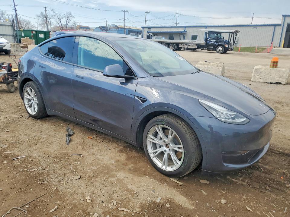 47781906 :رقم المزاد ، 5YJYGDEE2MF067068 vin ، 2021 Tesla Model Y مزاد بيع