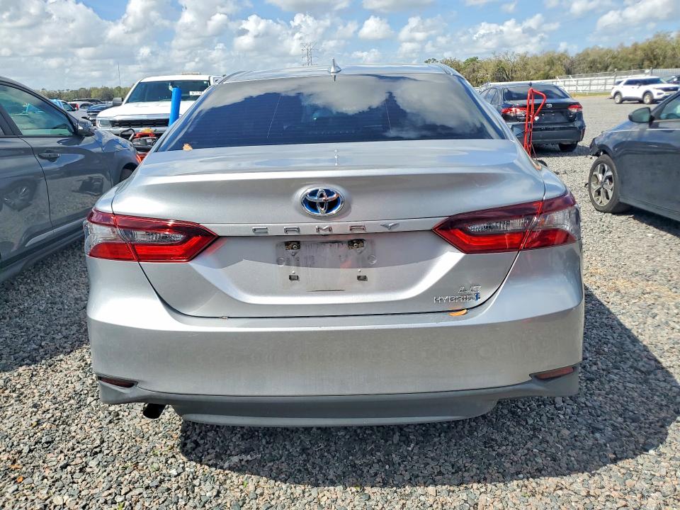 2022 Toyota Camry Hybrid მანქანა იყიდება აუქციონზე, vin: 4T1C31AK8NU587473, აუქციონის ნომერი: 79963105