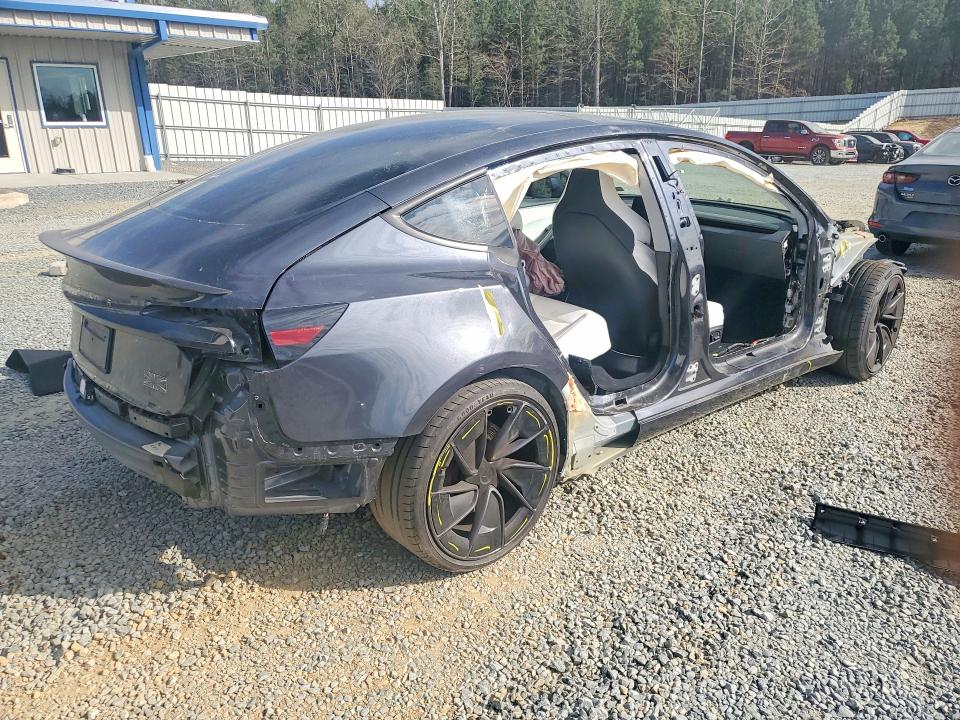41893376 :رقم المزاد ، 5YJ3E1ET8SF939313 vin ، 2025 Tesla Model 3 مزاد بيع