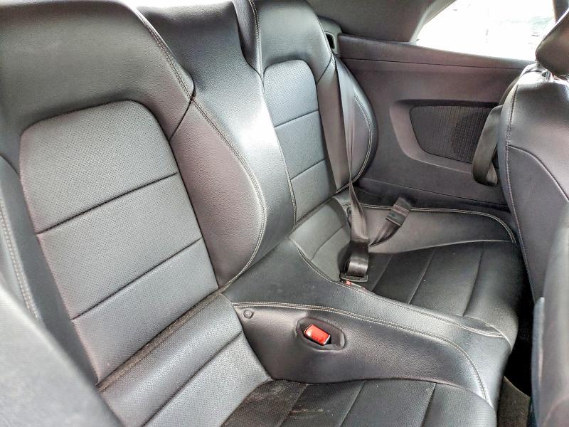 45643276 :رقم المزاد ، 1FATP8UH9J5177051 vin ، 2018 Ford Mustang مزاد بيع