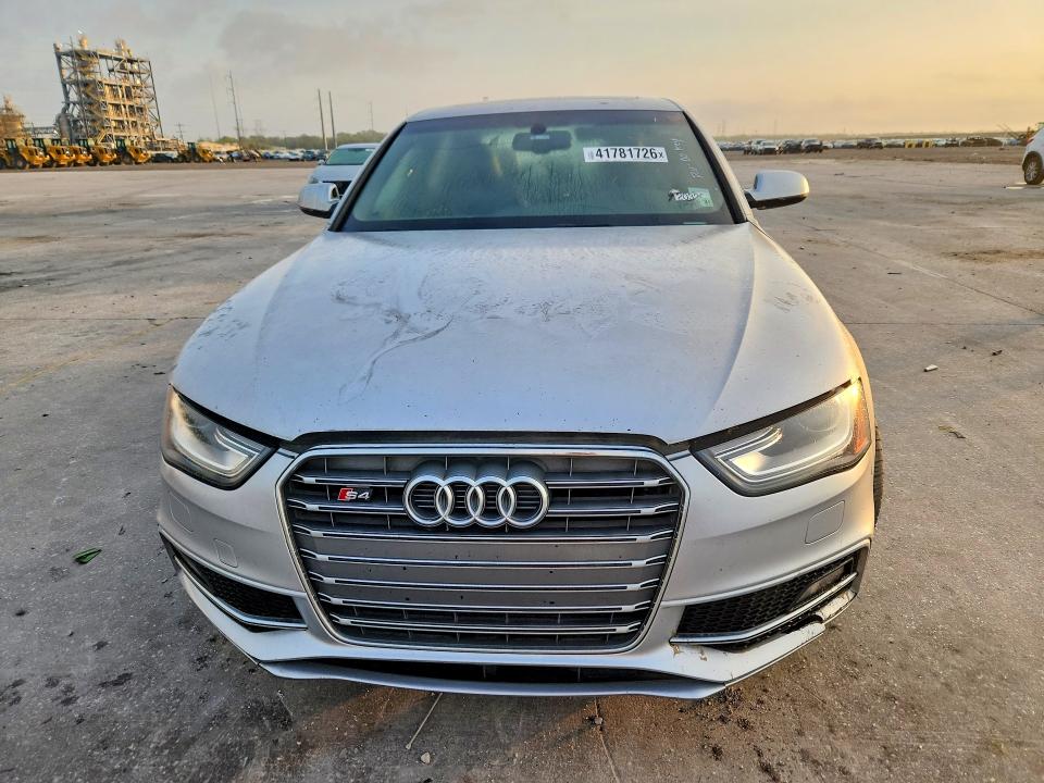 41781726 :رقم المزاد ، WAUBGAFL2FA011531 vin ، 2015 Audi S4 مزاد بيع