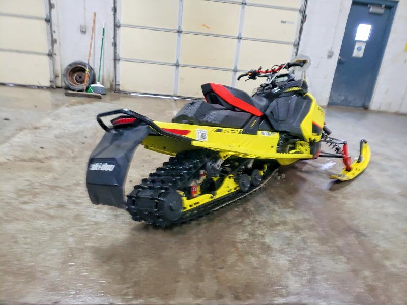 41878486 :رقم المزاد ، 2BPSMXLD3LV000001 vin ، 2020 Ski Mxz مزاد بيع