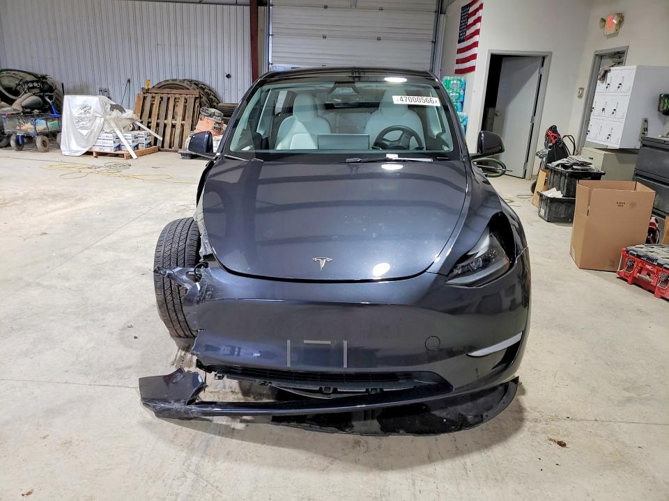 2024 Tesla Model Y მანქანა იყიდება აუქციონზე, vin: 7SAYGDEDXRF041190, აუქციონის ნომერი: 47000566