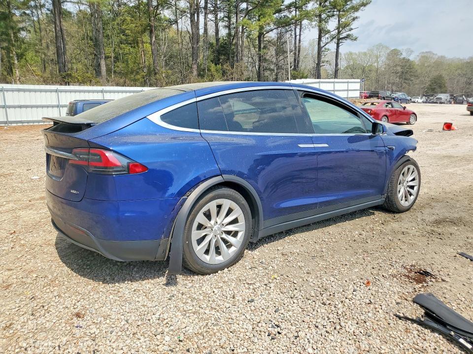 46714556 :رقم المزاد ، 5YJXCAE27JF139390 vin ، 2018 Tesla Model X مزاد بيع
