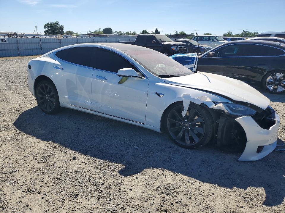 47127946 :رقم المزاد ، 5YJSA1E2XJF248121 vin ، 2018 Tesla Model S مزاد بيع