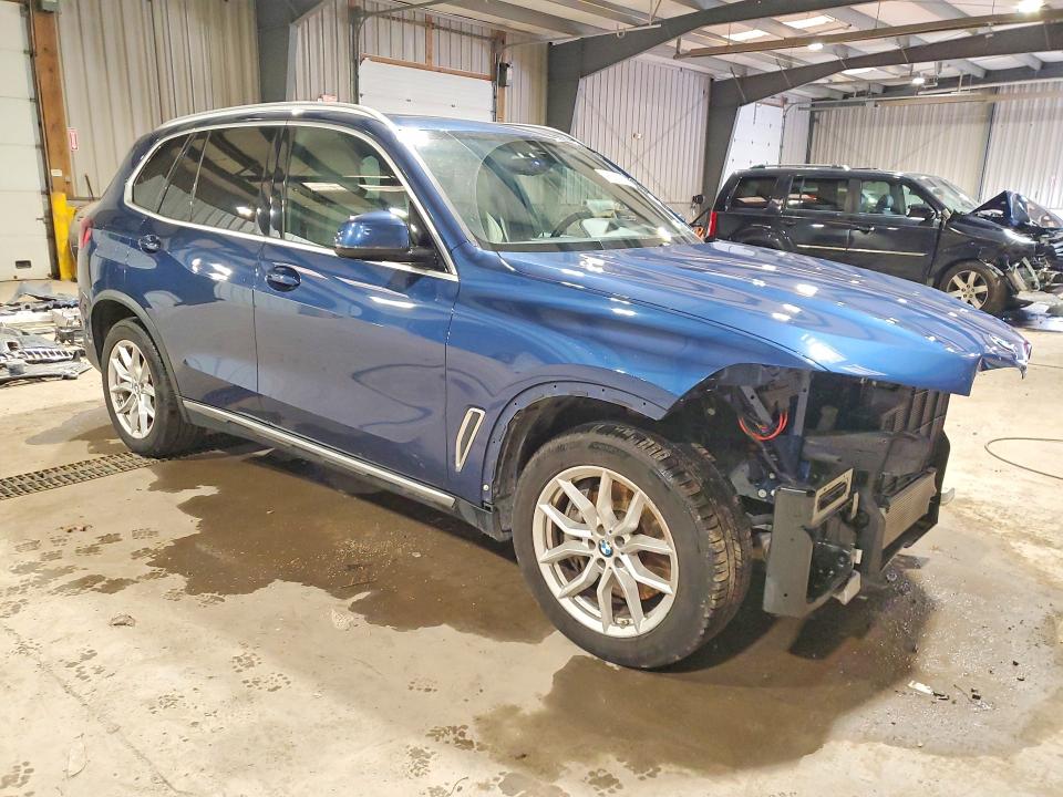 46843866 :رقم المزاد ، 5UXTA6C09M9F40944 vin ، 2021 Bmw X5 مزاد بيع