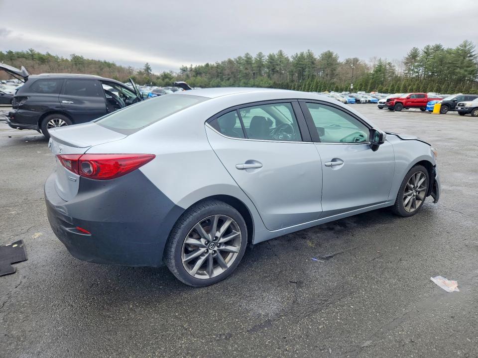 41597556 :رقم المزاد ، 3MZBN1V39JM205492 vin ، 2018 Mazda 3 مزاد بيع