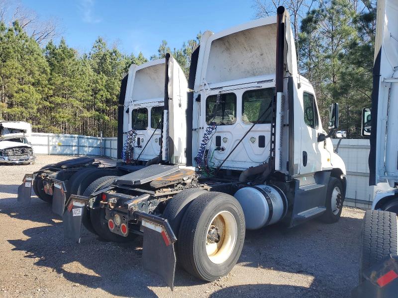 2016 Freightliner Cascadia 125 მანქანა იყიდება აუქციონზე, vin: 1FUBGEDV8GLHC5658, აუქციონის ნომერი: 46212226