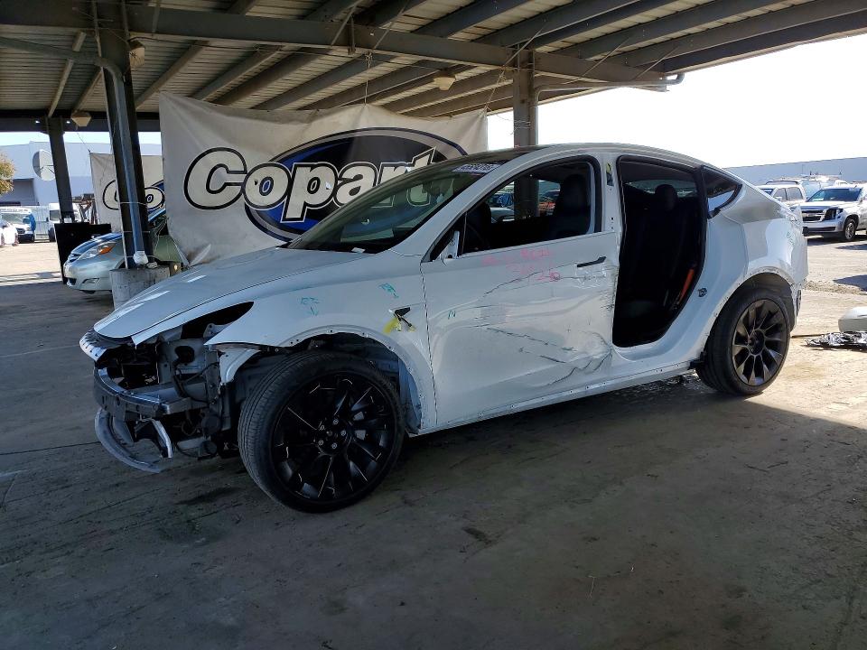 45524316 :رقم المزاد ، 5YJYGDEE8LF056638 vin ، 2020 Tesla Model Y مزاد بيع