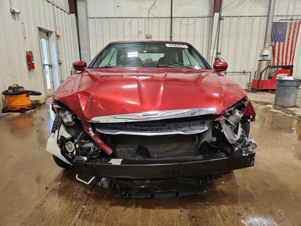 47989876 :رقم المزاد ، 1C3BCBEB0DN512053 vin ، 2013 Chrysler 200 مزاد بيع