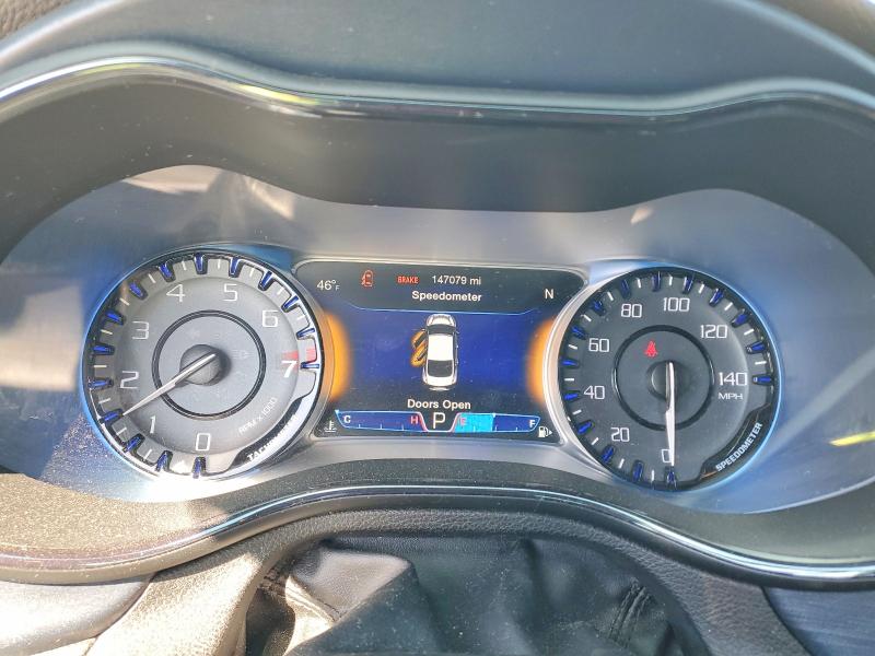 47330956 :رقم المزاد ، 1C3CCCDG4FN556924 vin ، 2015 Chrysler 200 مزاد بيع