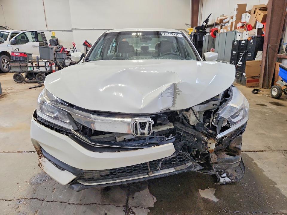 Продажа на аукционе авто 2017 Honda Accord, vin: 1HGCR2F36HA810384, номер лота: 79112175