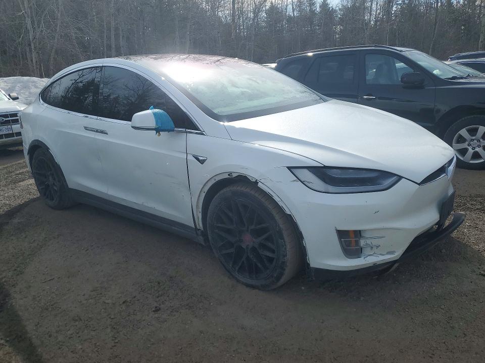 45505726 :رقم المزاد ، 5YJXCBE28JF119736 vin ، 2018 Tesla Model X مزاد بيع