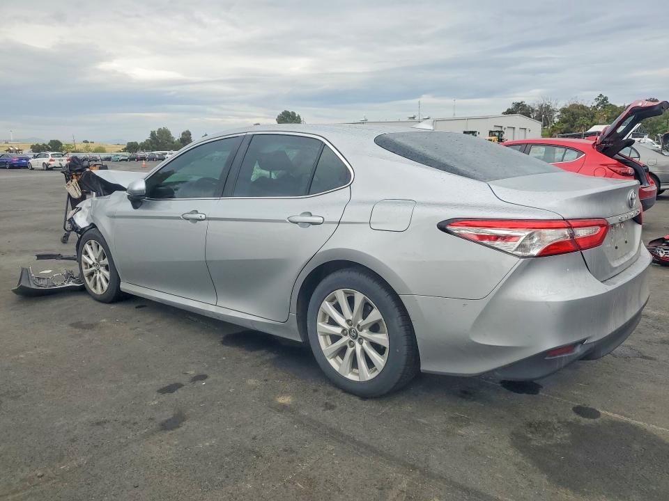 48178526 :رقم المزاد ، 4T1B11HK8KU829973 vin ، 2019 Toyota Camry مزاد بيع