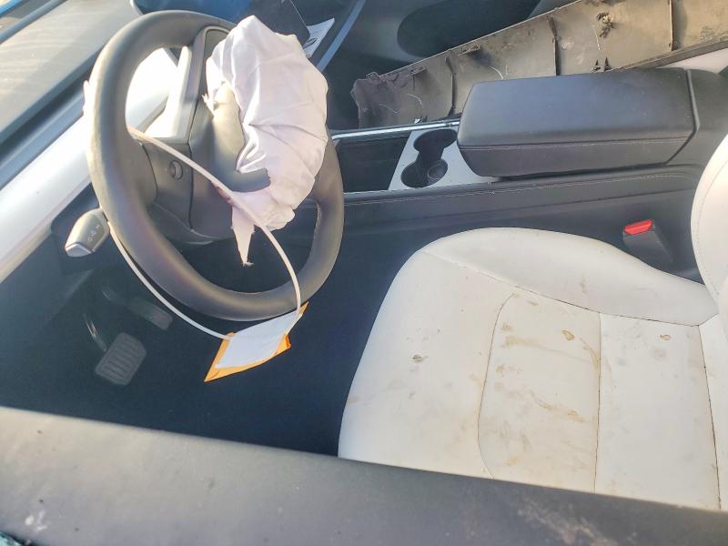 46618946 :رقم المزاد ، 7SAYGAEE0PF647800 vin ، 2023 Tesla Model Y مزاد بيع