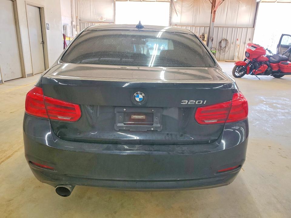 47416086 :رقم المزاد ، WBA8A9C3XHK620569 vin ، 2017 Bmw 320 مزاد بيع