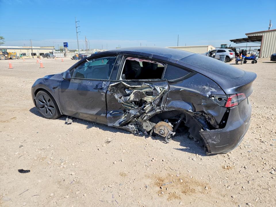 Продажа на аукционе авто 2024 Tesla Model Y, vin: 7SAYGDEE0RA305751, номер лота: 47265616
