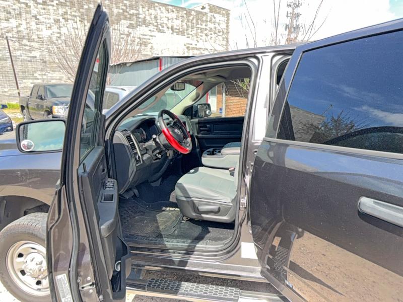 41747526 :رقم المزاد ، 3C6UR4CJ4JG215145 vin ، 2018 Ram 2500 مزاد بيع