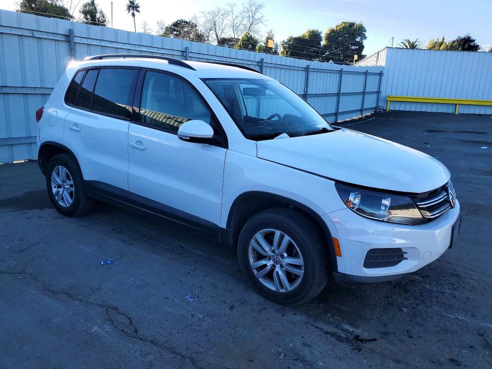 45474196 :رقم المزاد ، WVGAV7AX3GW596363 vin ، 2016 Volkswagen Tiguan مزاد بيع