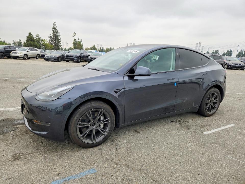 Продаж на аукціоні авто 2025 Tesla Model Y, vin: 7SAYGAEEXSF308874, номер лоту: 47648946