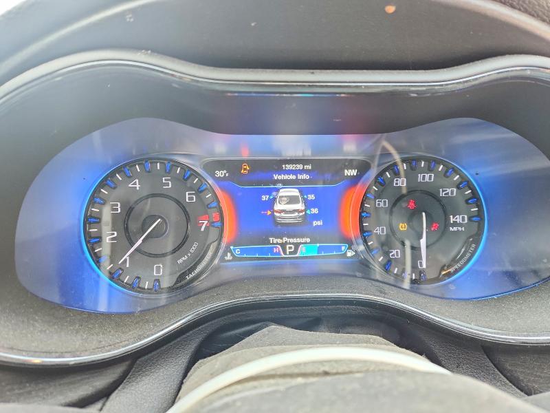 46365216 :رقم المزاد ، 1C3CCCBG5FN731409 vin ، 2015 Chrysler 200 مزاد بيع