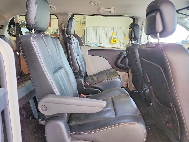 79566735 :رقم المزاد ، 2C4RC1BG4GR260741 vin ، 2016 Chrysler Town & Country مزاد بيع