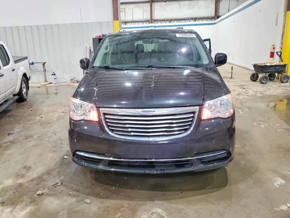 79682825 :رقم المزاد ، 2C4RC1AG8FR675173 vin ، 2015 Chrysler Town & Country مزاد بيع