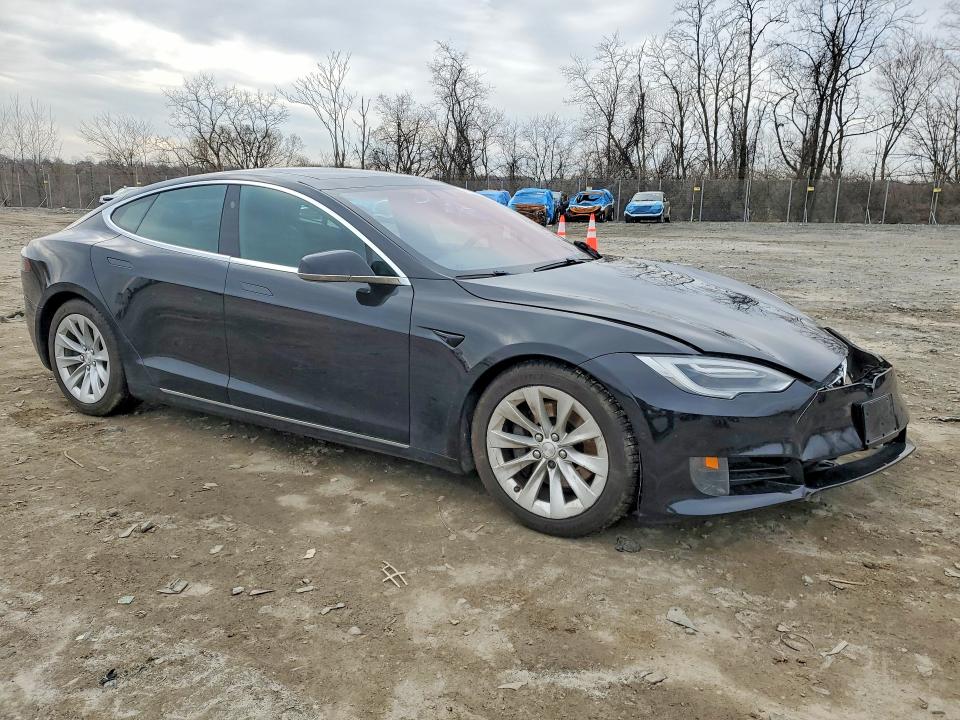 46364196 :رقم المزاد ، 5YJSA1E27GF170311 vin ، 2016 Tesla Model S مزاد بيع