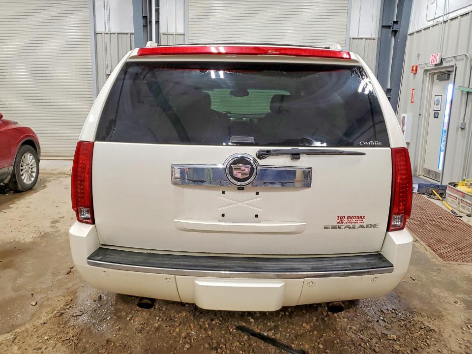 2008 Cadillac Escalade მანქანა იყიდება აუქციონზე, vin: 1GYFK63848R189472, აუქციონის ნომერი: 46405456