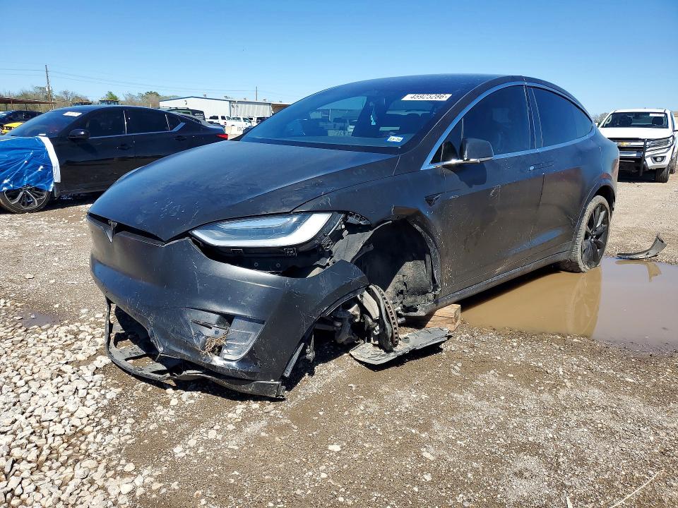 2017 Tesla Model X მანქანა იყიდება აუქციონზე, vin: 5YJXCDE23HF061363, აუქციონის ნომერი: 45925286