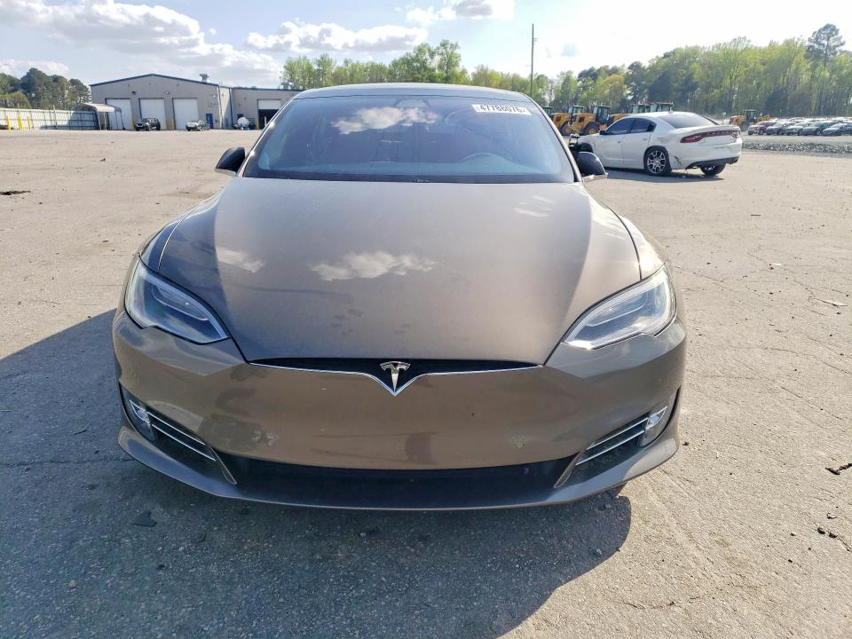 47788076 :رقم المزاد ، 5YJSA1E49GF142270 vin ، 2016 Tesla Model S مزاد بيع