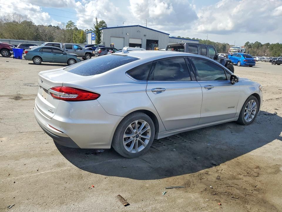 2019 Ford Fusion მანქანა იყიდება აუქციონზე, vin: 3FA6P0LU2KR225422, აუქციონის ნომერი: 41601406