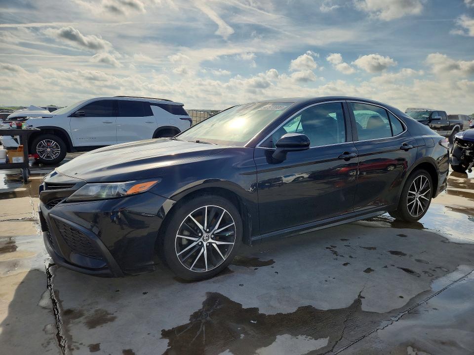 2021 Toyota Camry მანქანა იყიდება აუქციონზე, vin: 4T1G11AK0MU530366, აუქციონის ნომერი: 47572806