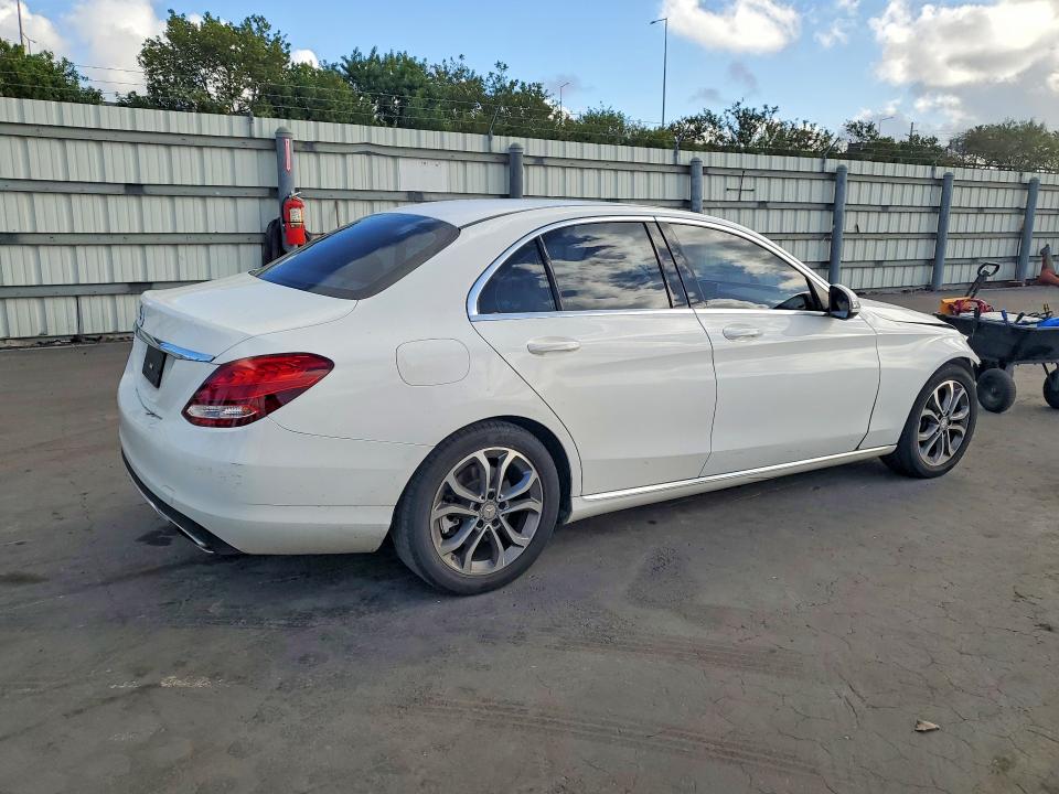 42037056 :رقم المزاد ، 55SWF4JB9GU121569 vin ، 2016 Mercedes-benz C مزاد بيع