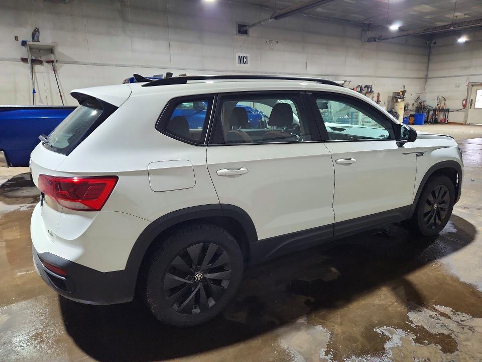 46319186 :رقم المزاد ، 3VVAX7B25NM077959 vin ، 2022 Volkswagen Taos مزاد بيع