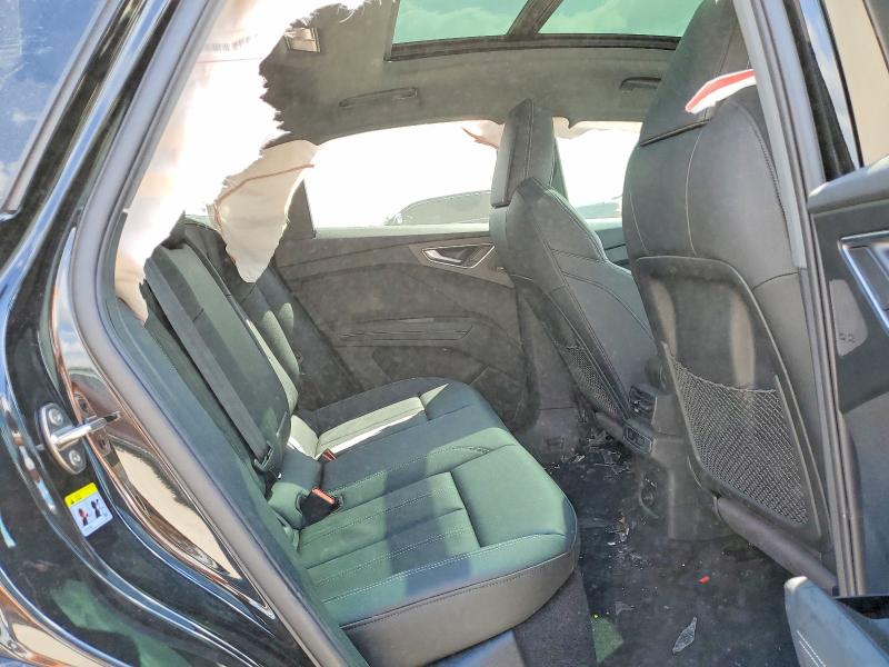 47027466 :رقم المزاد ، WA132BFZ3NP015495 vin ، 2022 Audi Q4 E-tron مزاد بيع