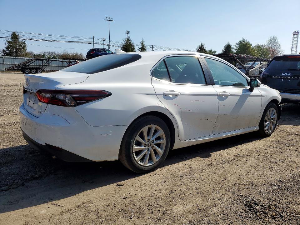 Auction sale of the 2022 Toyota Camry, vin: 4T1C11AK9NU659027, lot number: 47252936
