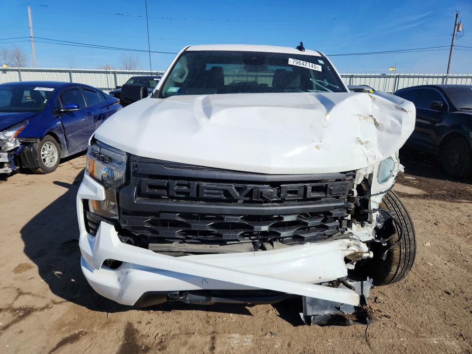79642145 :رقم المزاد ، 1GCRDBEKXNZ625056 vin ، 2022 Chevrolet Silverado مزاد بيع