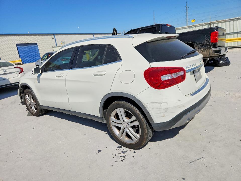 47105726 :رقم المزاد ، WDCTG4EB1FJ118730 vin ، 2015 Mercedes-benz Gla مزاد بيع