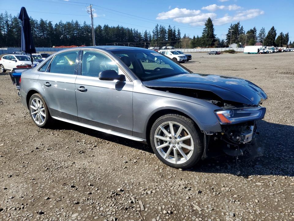 47915356 :رقم المزاد ، WAUFFAFL0FN008950 vin ، 2015 Audi A4 مزاد بيع