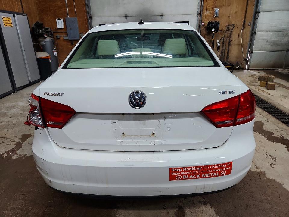 2014 Volkswagen Passat მანქანა იყიდება აუქციონზე, vin: 1VWBT7A39EC105057, აუქციონის ნომერი: 47247106