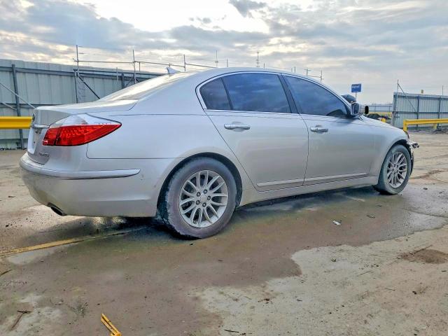 2010 Hyundai Genesis მანქანა იყიდება აუქციონზე, vin: KMHGC4DE4AU093811, აუქციონის ნომერი: 47614066