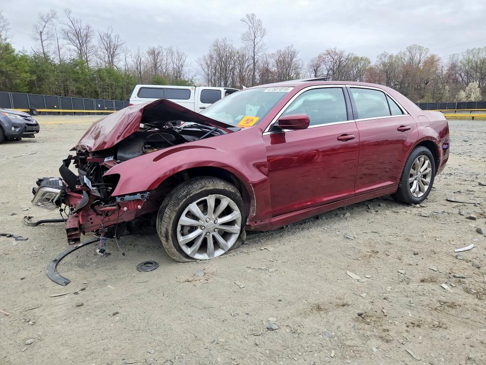 Продажа на аукционе авто 2015 Chrysler 300, vin: 2C3CCARG3FH820494, номер лота: 47501816