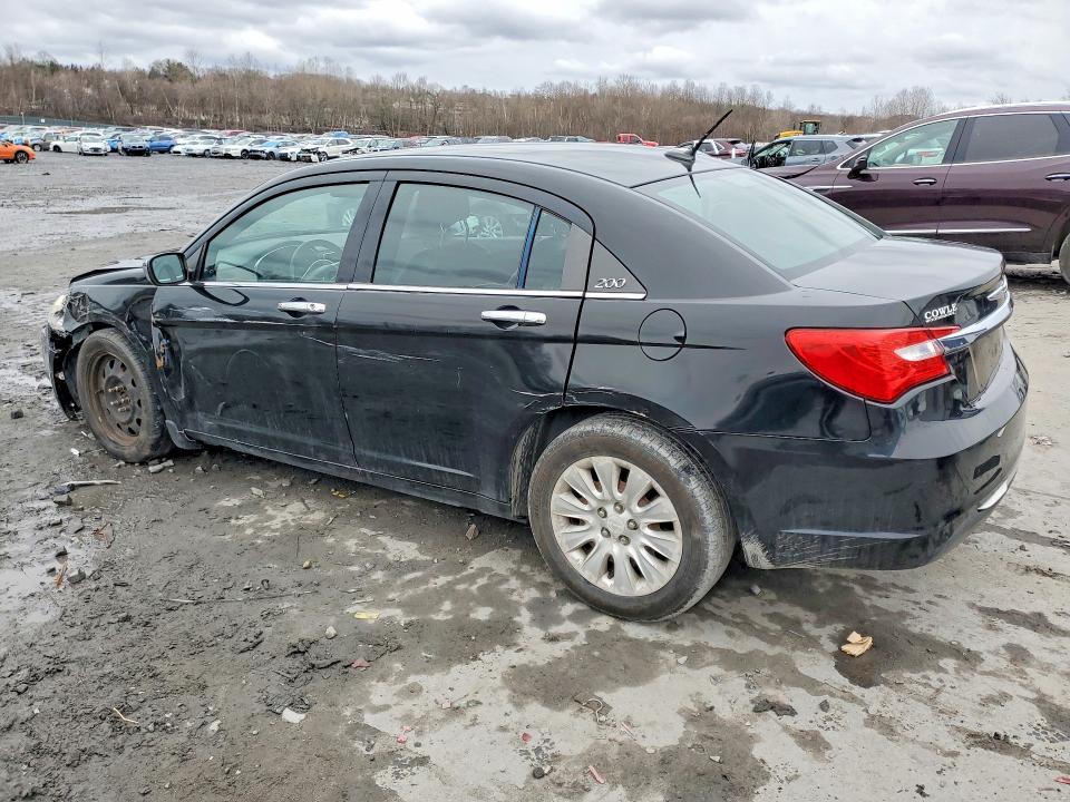 45679796 :رقم المزاد ، 1C3CCBCG3DN738557 vin ، 2013 Chrysler 200 مزاد بيع