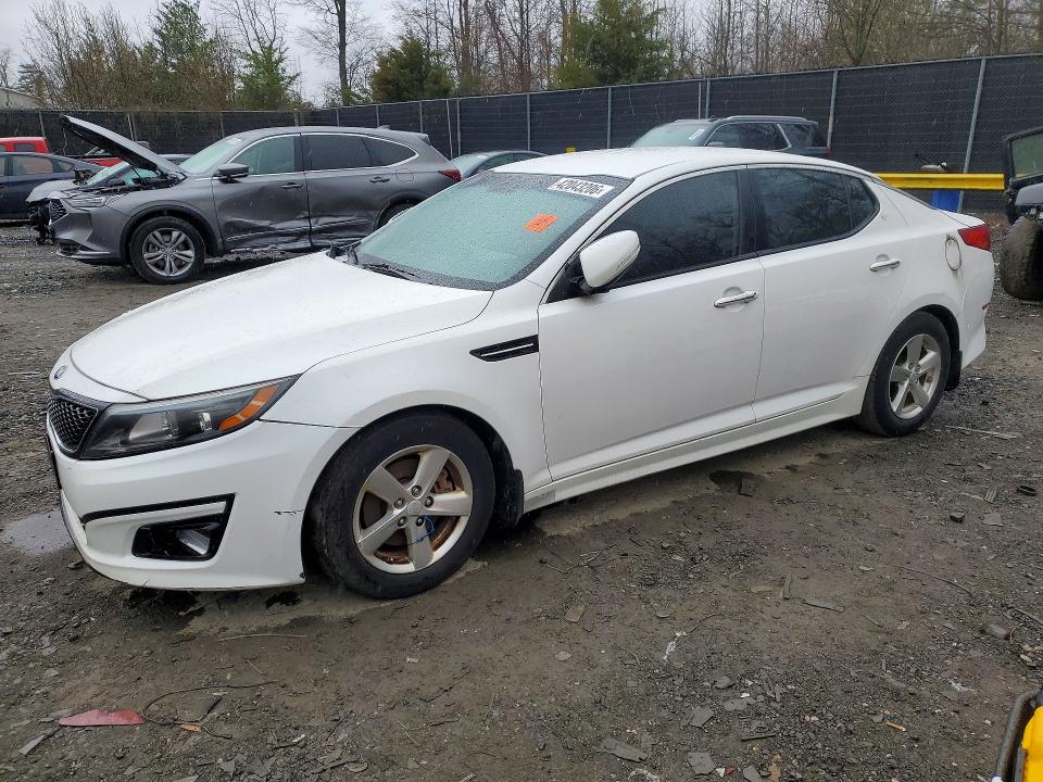 42043206 :رقم المزاد ، KNAGM4A71F5643651 vin ، 2015 Kia Optima مزاد بيع