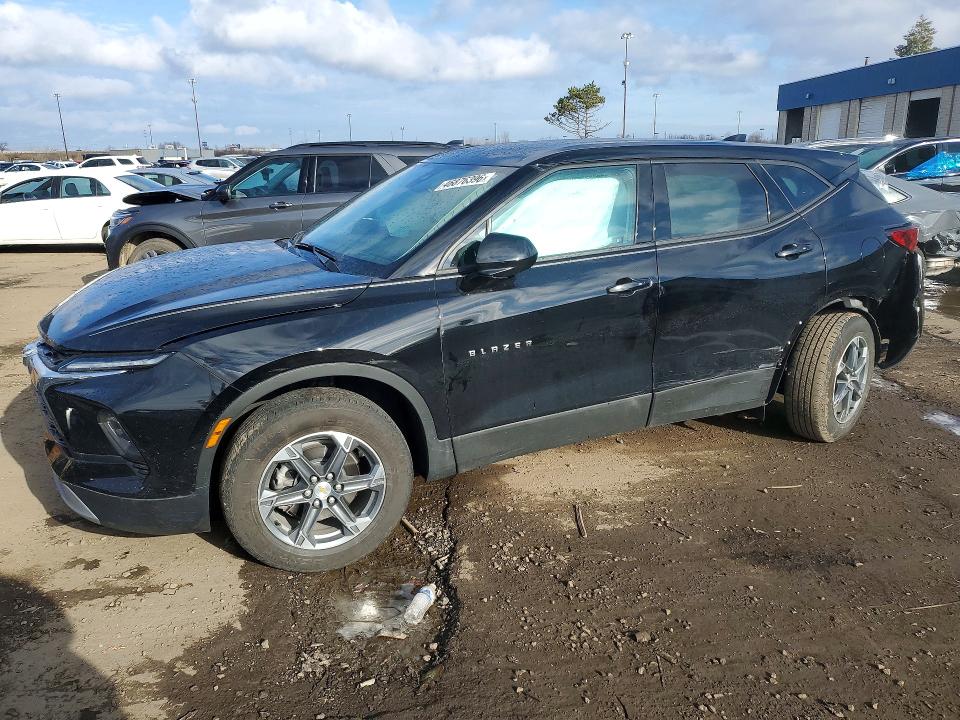 46876396 :رقم المزاد ، 3GNKBCR44SS100857 vin ، 2025 Chevrolet Blazer مزاد بيع