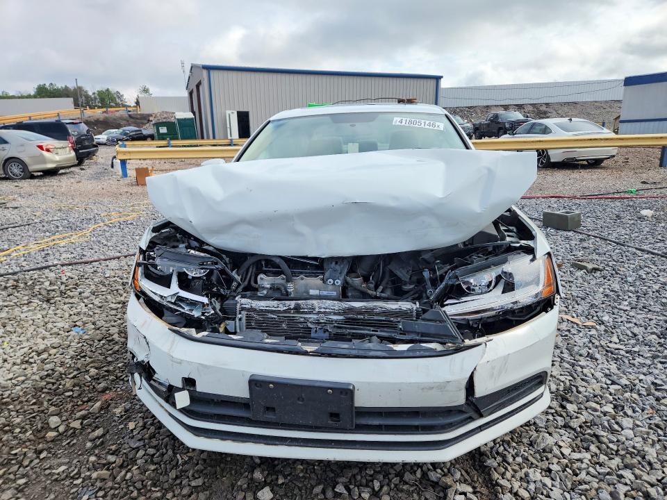 41805146 :رقم المزاد ، 3VWDB7AJ5HM385394 vin ، 2017 Volkswagen Jetta مزاد بيع