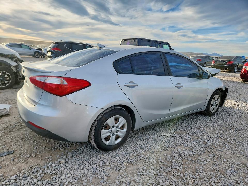 46480206 :رقم المزاد ، KNAFK4A6XG5613770 vin ، 2016 Kia Forte مزاد بيع